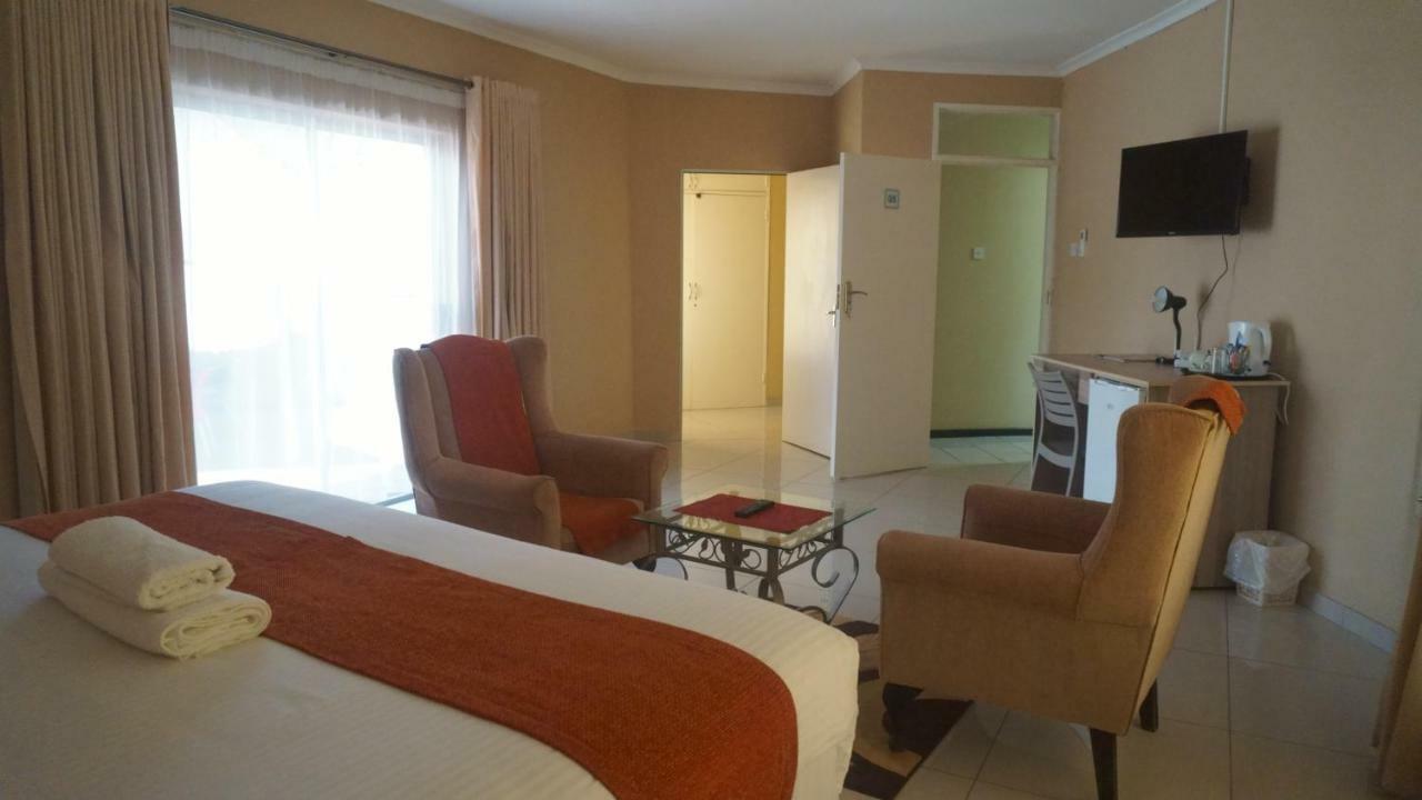Bridgeville Guest House Габороне Екстер'єр фото