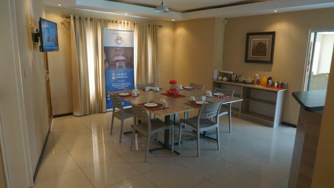 Bridgeville Guest House Габороне Екстер'єр фото