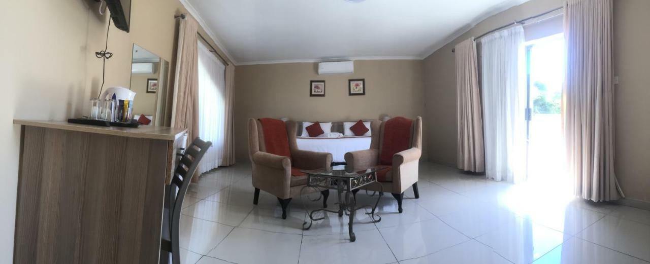 Bridgeville Guest House Габороне Екстер'єр фото